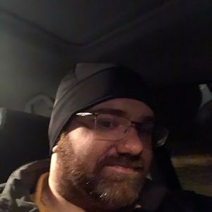 Meet your Posher, Victor